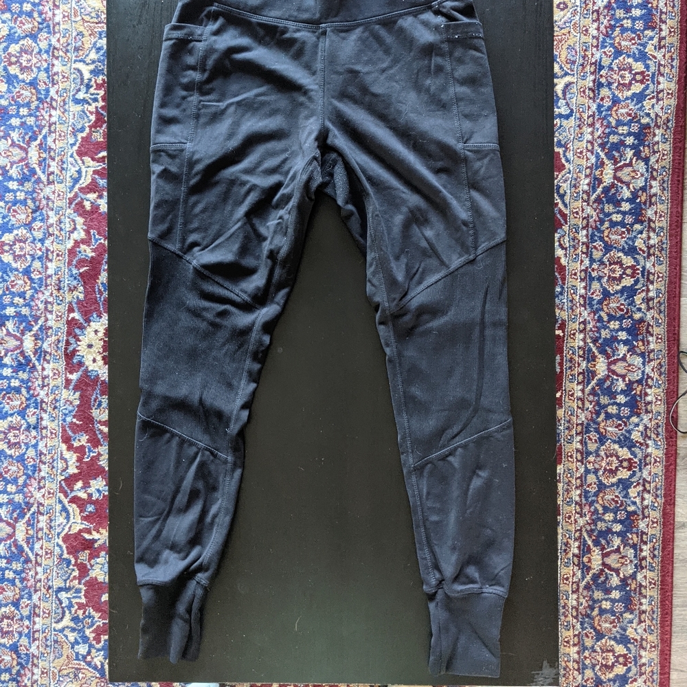 5/$25 Super cute leggings with pockets